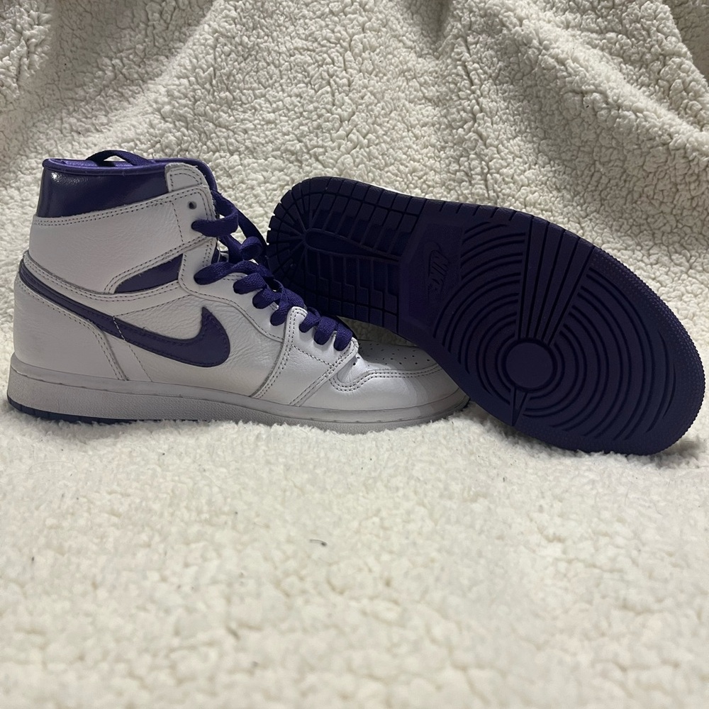 Women’s Nike Air Jordan 1 Retro High in Court Purple
